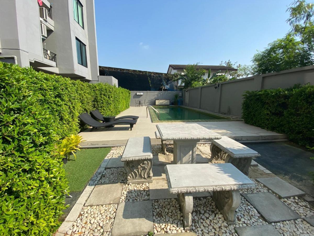 Roomquest Bangkok Sukhumvit 107 Самутпракан Экстерьер фото